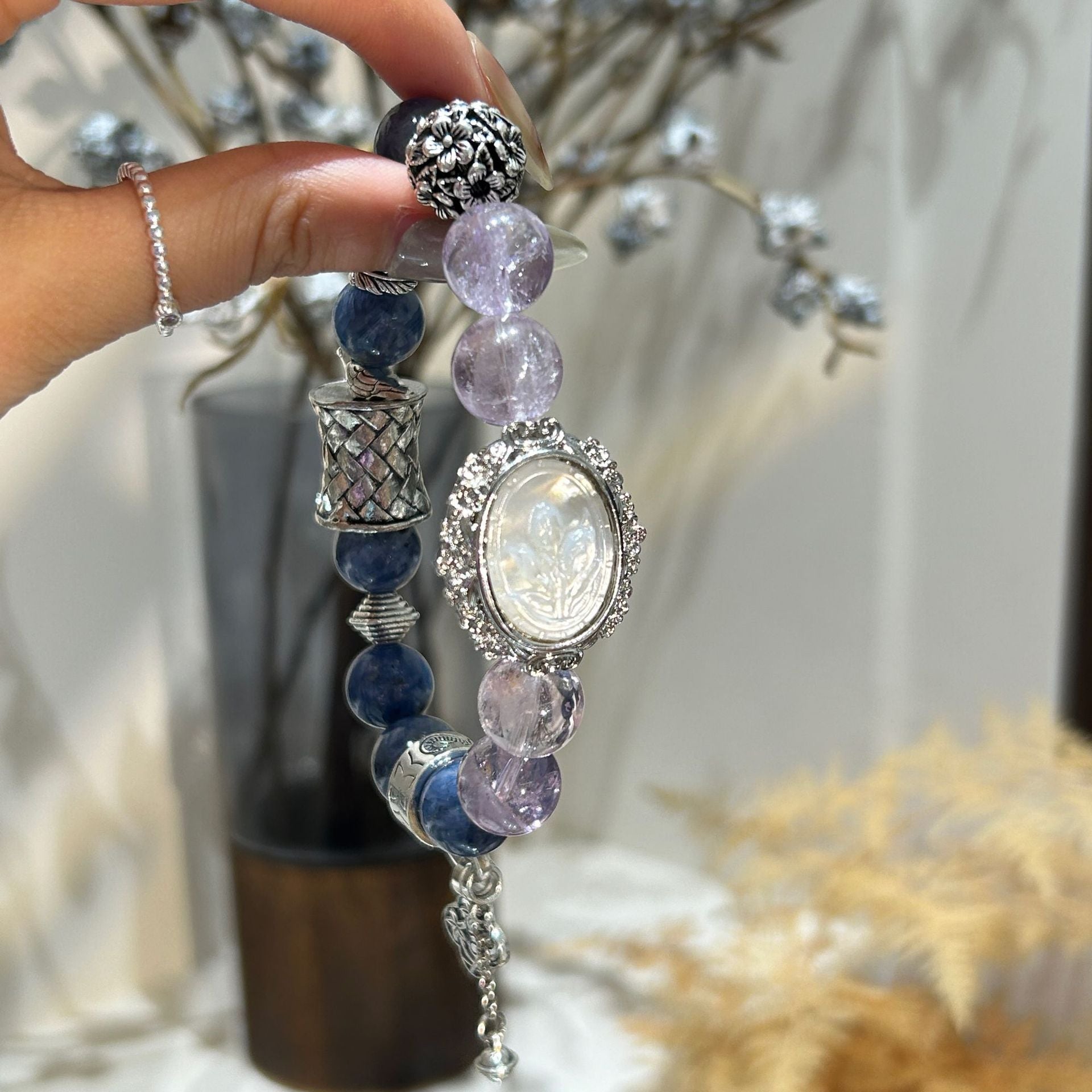 Dansenmonk Natural Amethyst & Blue Kyanite Bracelet with Mother of Pearl | Multi-Stone Crystal Beaded Bracelet