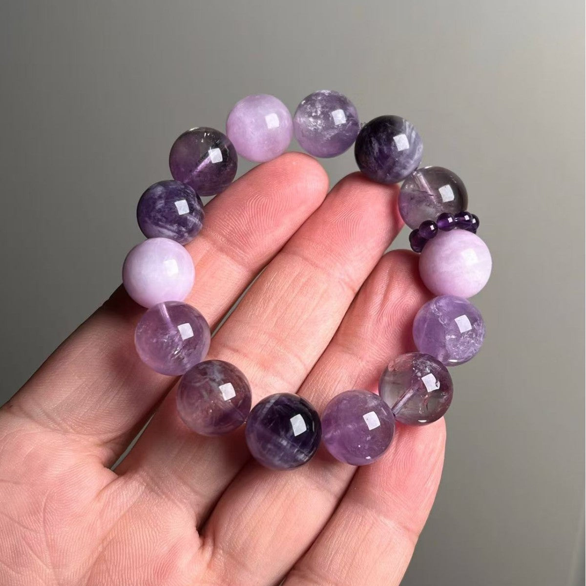 Dansenmonk Natural Gradient Amethyst Bracelet 14mm Beads