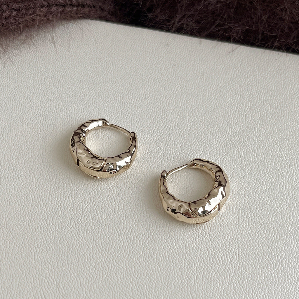 Molten liquid texture gold hoop earrings