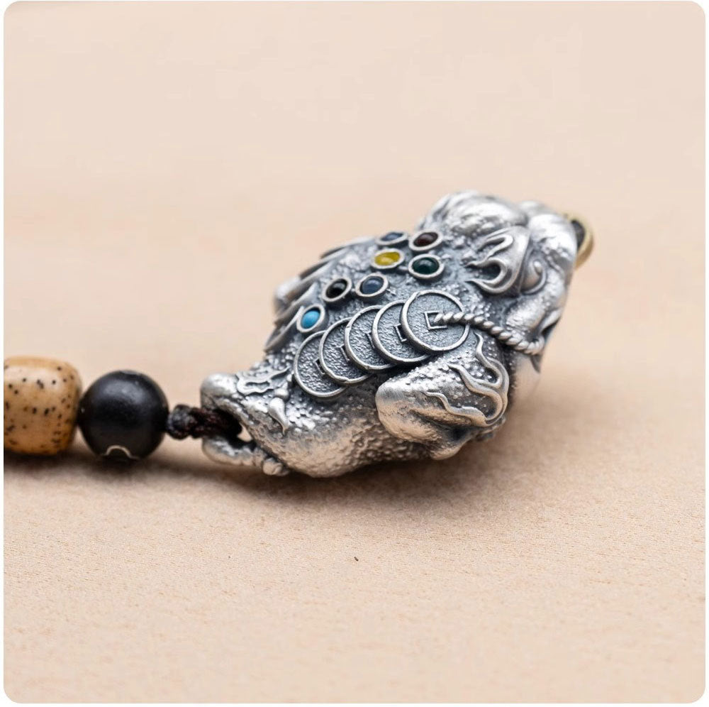 Dansenmonk Three-Legged Fortune Frog Car Charm