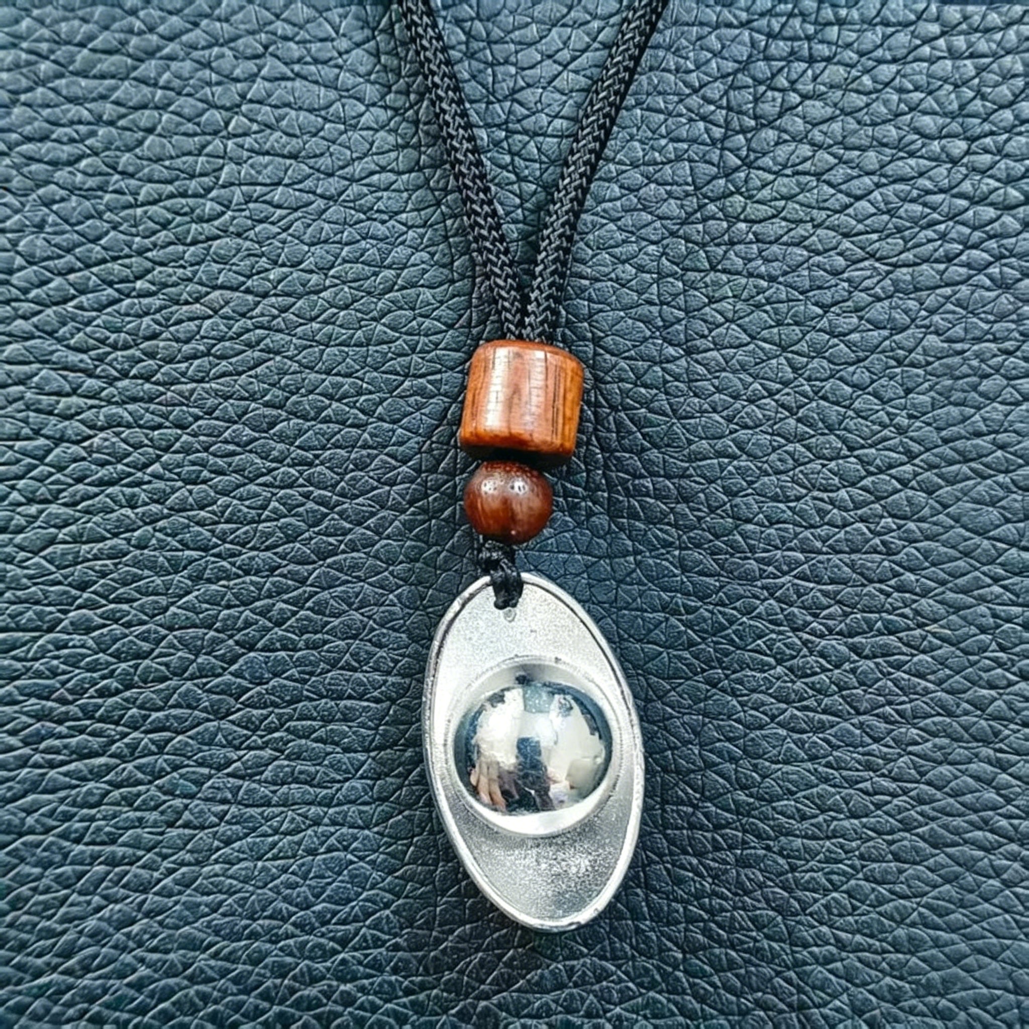 Chinese Yuanbao Wealth Talisman Pendant | Alloy Good Luck Keychain & Bag Charm for Abundance